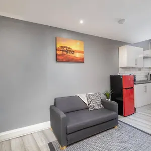 Apartment Luxury Living - Lovely 1 Bedroom