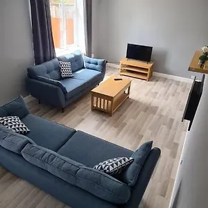  Apartment Well Presented 3 Bed House- 9 Guests - Great For Leisure Or Contractors -ng8 Postcode United Kingdom